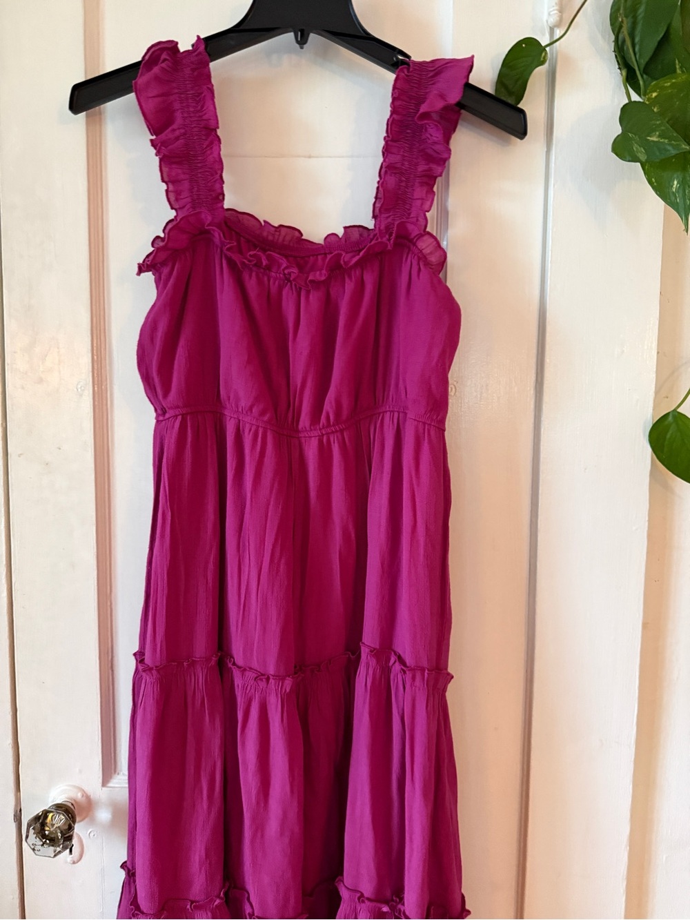 LUXOLOGY size L Sleeveless Fuchsia Tiered Maxi Dress with Ruffled Straps - Picture 7 of 8